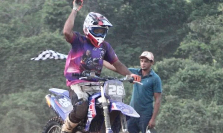 Disputa de motocross marca programação dos 41 anos de Carnot
