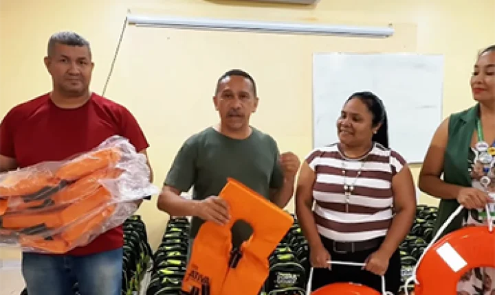 Educação de Porto Grande recebe coletes salva-vidas para estudantes de comunidades ribeirinhas