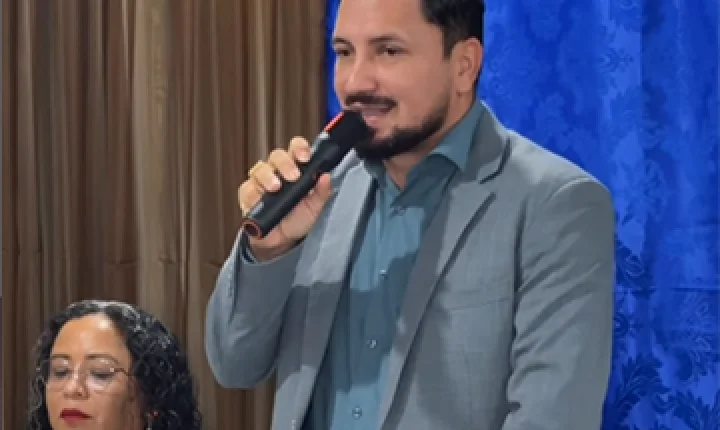 Ferreira Gomes empossa Jovens Prefeitos em projeto de formação cidadã