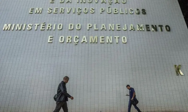 Governo pretende realocar R$ 20 bilhões no Orçamento de 2027