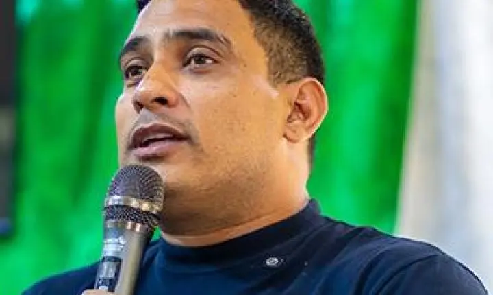Laranjal do Jari entrega abafadores auditivos a crianças atendidas pelo CER II