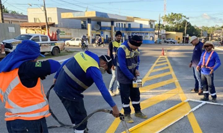 Laranjal do Jari recebe nova sinalização viária em pontos estratégicos