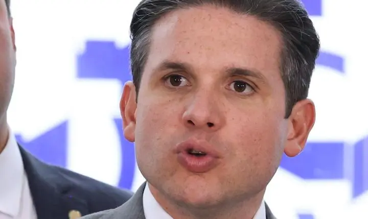 Motta cria comissão para analisar PEC da redução da escala 6X1