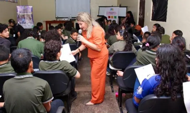 MP-AP realiza palestra em escola sobre atos infracionais no contexto escolar