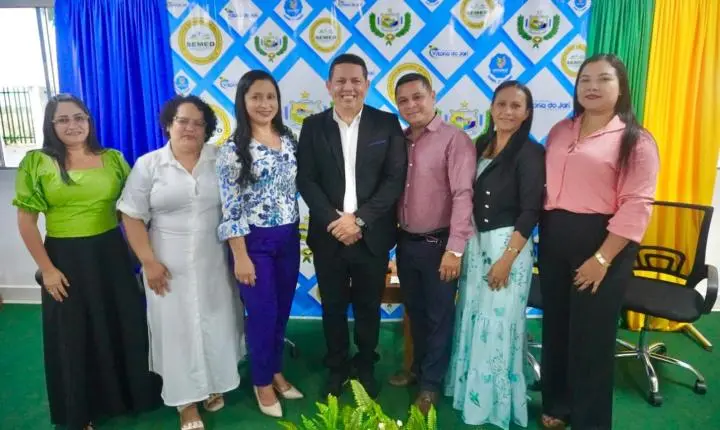 Novos diretores escolares tomam posse e reforçam compromisso com a gestão democrática em Vitória do Jari