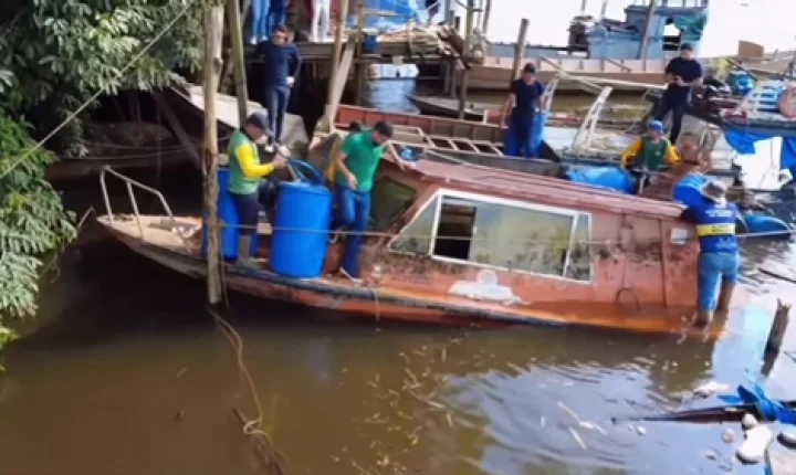Oiapoque inicia recuperação de embarcação para atender comunidades ribeirinhas