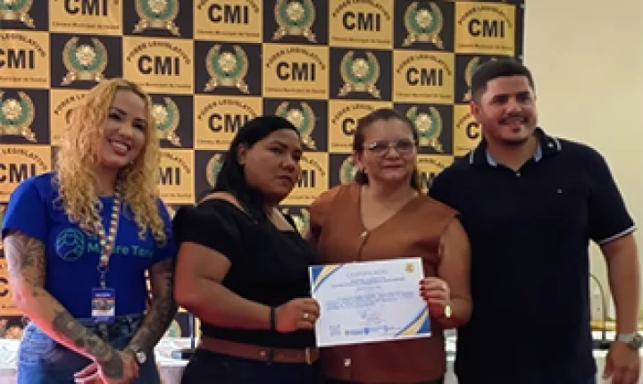 Parceria fortalece qualificação profissional e entrega certificados a participantes de capacitações em Itaubal