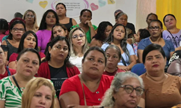 Pedra Branca capacita manipuladoras de alimentos da rede municipal
