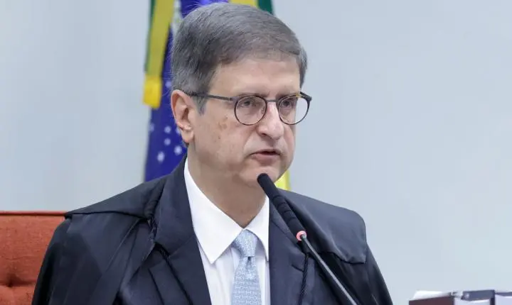 PGR pede anulação de investigação sobre conversas de Moraes e Vorcaro