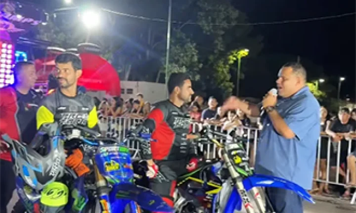 Porto Verão reúne famílias e visitantes com espetáculo de motocross e atrações 