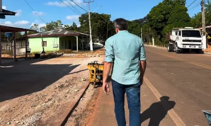 Pracuúba avança com construção de calçadas e meio-fio para melhorar mobilidade urbana