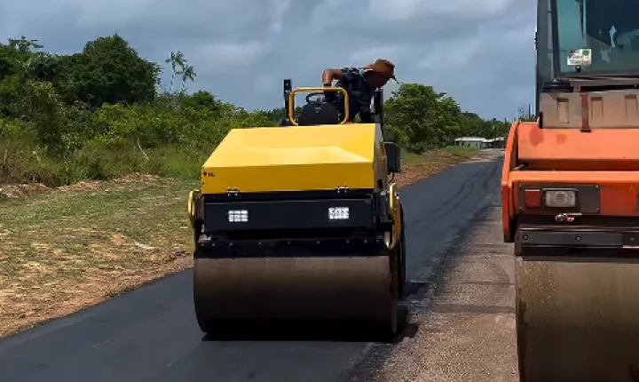 Pracuúba avança com serviços de recuperação e recapeamento de vias