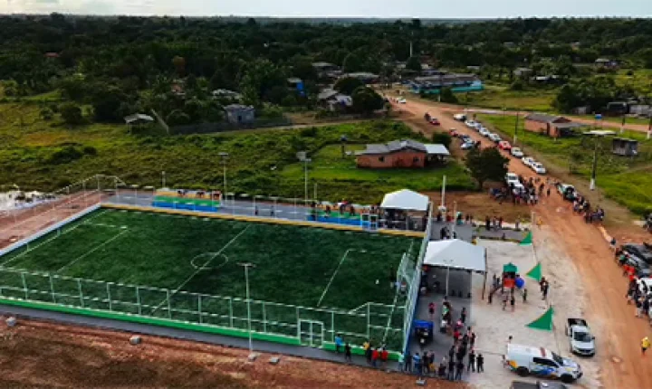 Pracuúba inaugura quadra society na Comunidade do Flexal