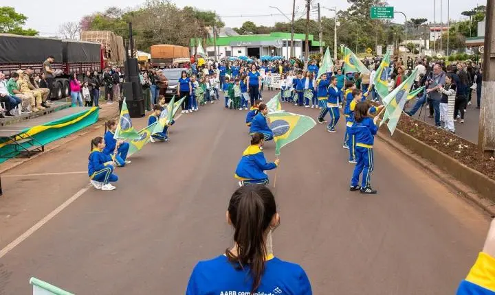 Pracuúba realiza Desfile Cívico no dia 11 de setembro com participação da comunidade