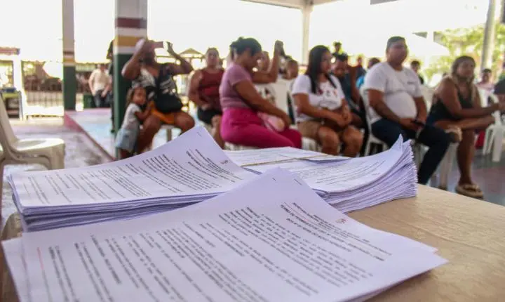 Prefeitura de Macapá entrega 106 permissões e fortalece a regularização de empreendedores da Feira do Novo Horizonte