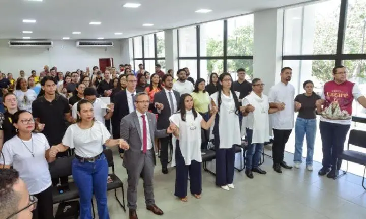 Prefeitura de Macapá recebe imagem peregrina de Nossa Senhora de Nazaré