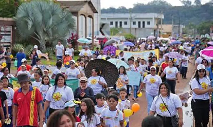 Prefeitura de Pedra Branca do Amapari promove caminhada do Maio Laranja contra violência sexual infantil