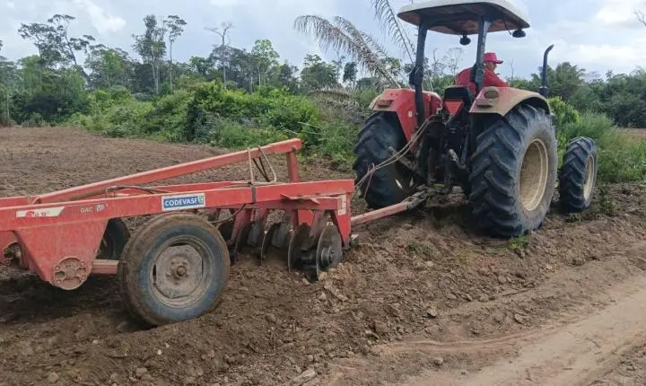 Prefeitura de Porto Grande amplia apoio à agricultura familiar na região do Matapi