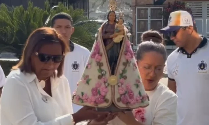 Prefeitura de Santana recebe imagem peregrina de Nossa Senhora de Nazaré em momento de fé e devoção