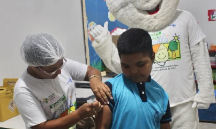 Programa Saúde na Escola leva ações de prevenção e cuidados a alunos de Calçoene