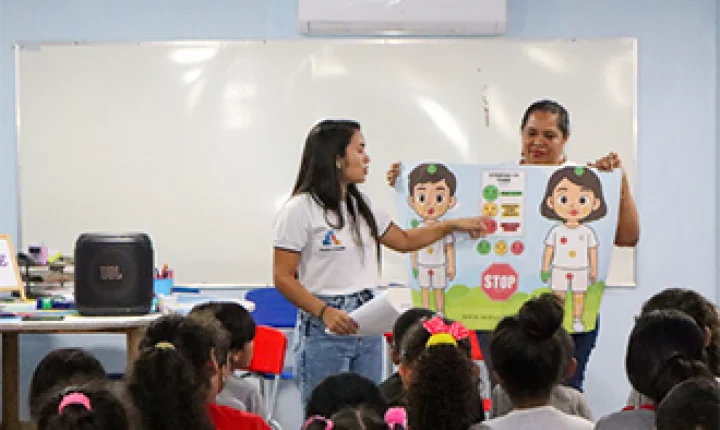 Programa Saúde na Escola leva vacinação e orientações a estudantes em Oiapoque