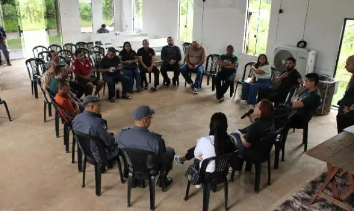 Projeto Rios de Direitos chega à Ilha de Santana para escuta comunitária e diálogo com moradores