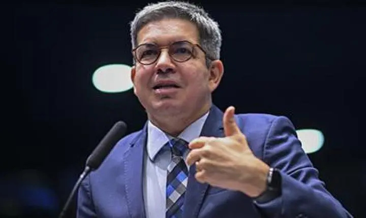 Randolfe destaca aprovação da UNIFRON no Congresso; lei segue para sanção presidencial