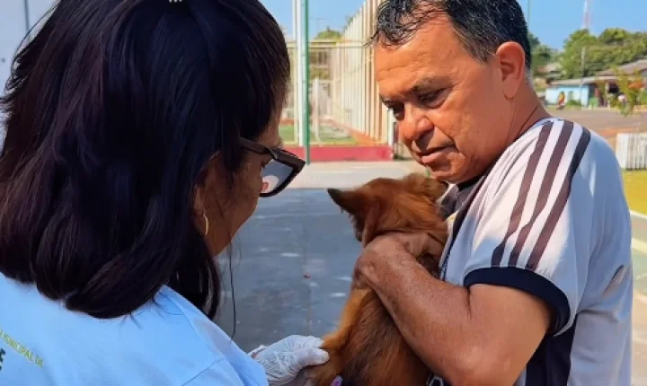 Santana amplia vacinação antirrábica e realiza Censo Animal em diferentes bairros