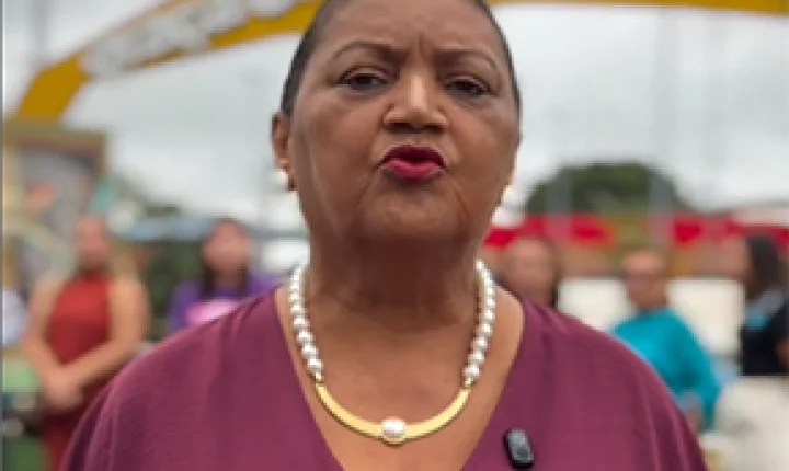 Santana promove ações educativas em escolas para prevenir violência contra a mulher