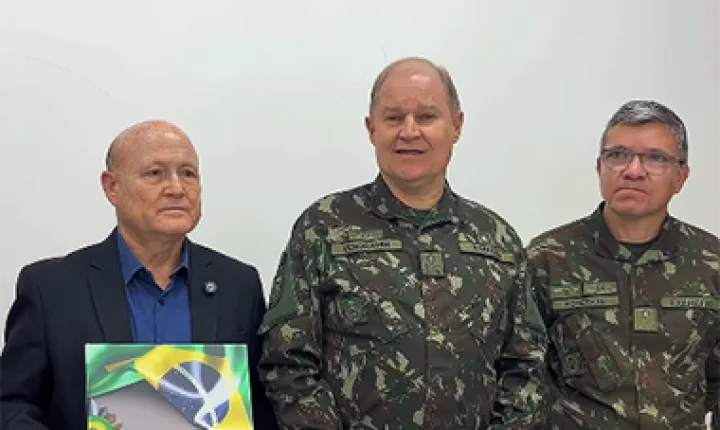 Santana recebe visita institucional do Comando Militar do Norte na Companhia Docas