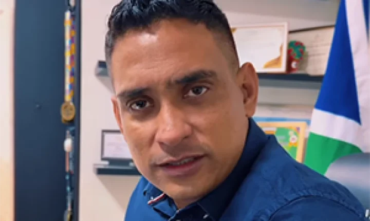 Teddy Marcel assina ordem de serviço para construção de 40 casas populares