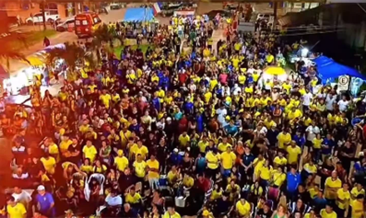 Telão da Copa e festa junina reúnem famílias em noite de alegria em Oiapoque