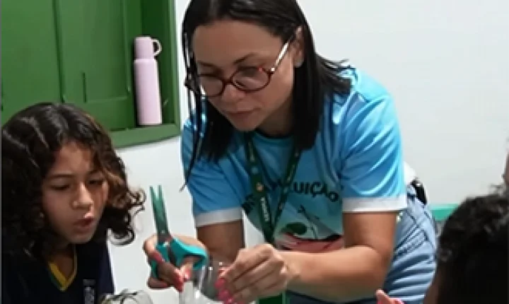 Vitória do Jari promove ação ambiental com alunos da Escola Benedito Lima Penelva